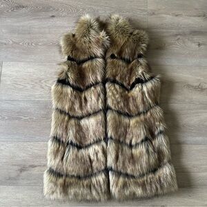 New Donna Solyers Fabulous Furs 100% Faux Vest Sz M